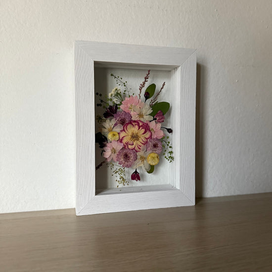 Na plese zlehka tančí