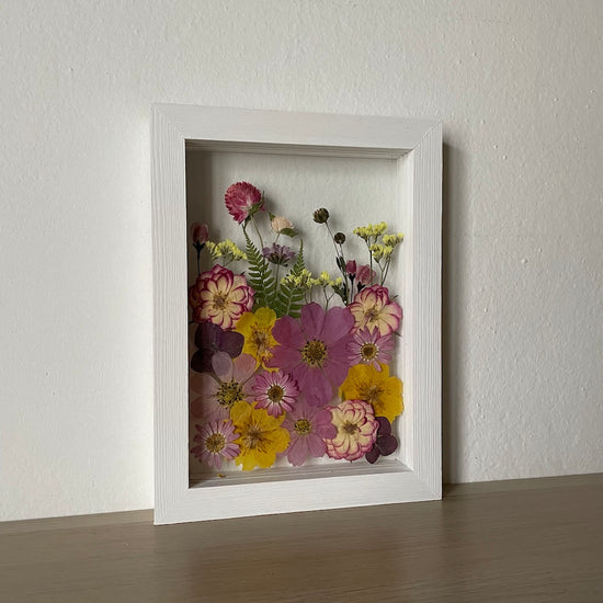 Trojbarevné trojkvětiní