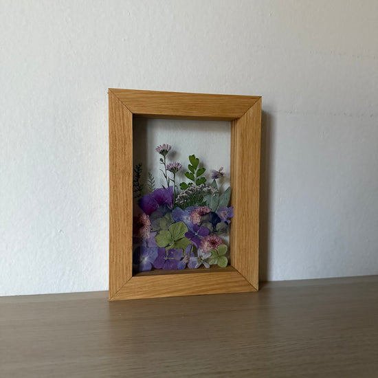 U potoka roste kvítí