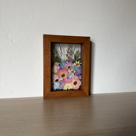 Jako pastelkami malovaný